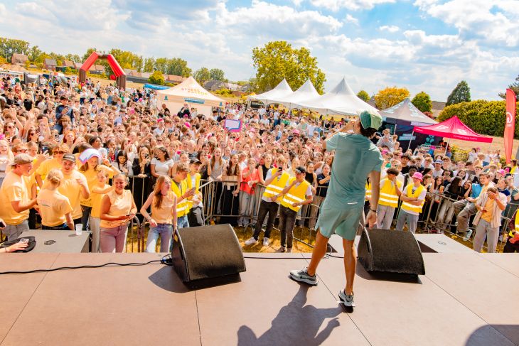 Zonnige Vibes: Stanne en Hans Glock schitteren op hun eerste Stressfactor in Arendonk