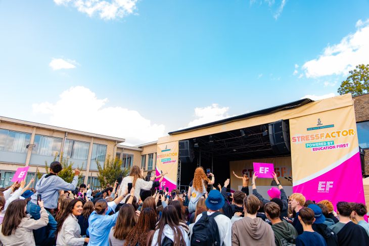 Lil Kleine knalt zijn laatste set op Stressfactor – Ninove ging los