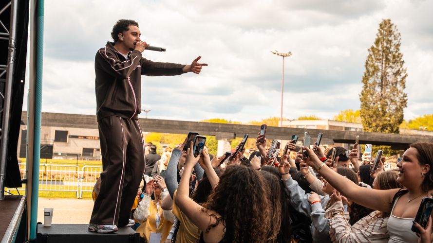Genk jullie zijn LUID! Jullie hebben meegezongen tot wel 130 decibel
