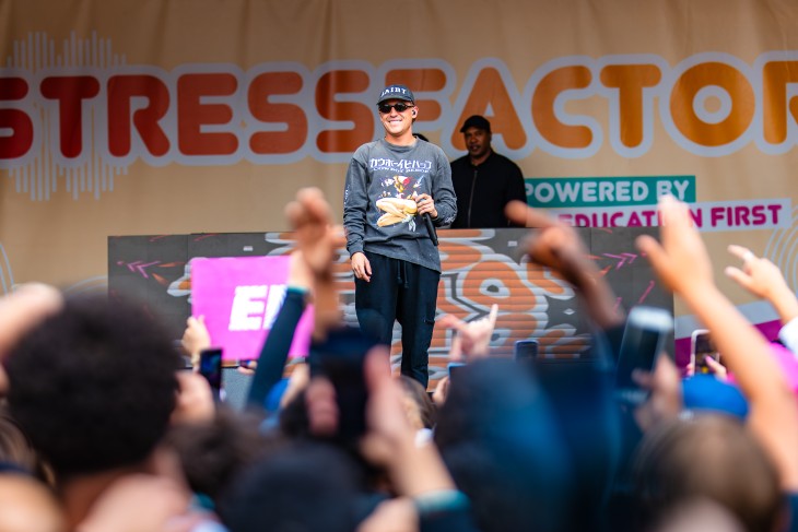 Lil Kleine knalt zijn laatste set op Stressfactor – Ninove ging los