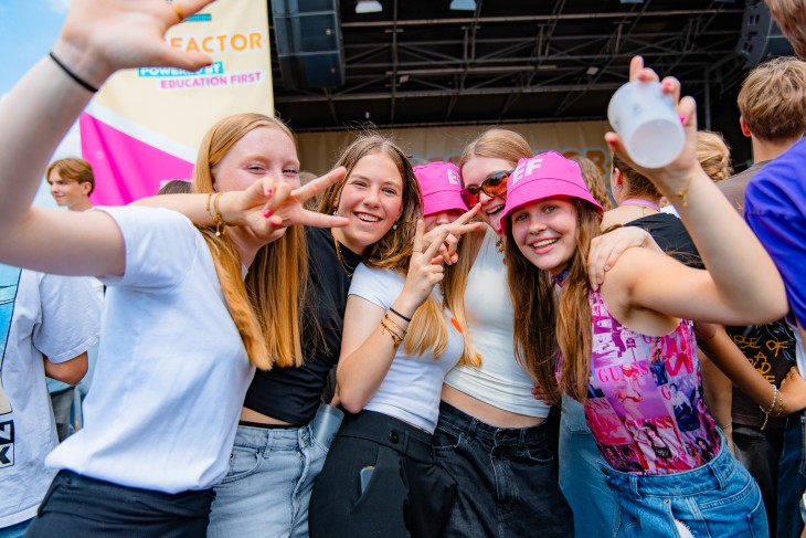 Zonnige Vibes: Stanne en Hans Glock schitteren op hun eerste Stressfactor in Arendonk