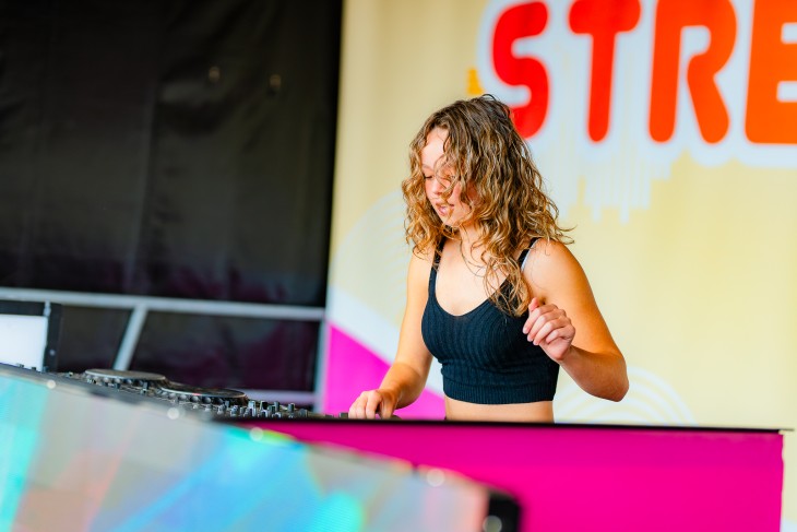 Zonnige Vibes: Stanne en Hans Glock schitteren op hun eerste Stressfactor in Arendonk
