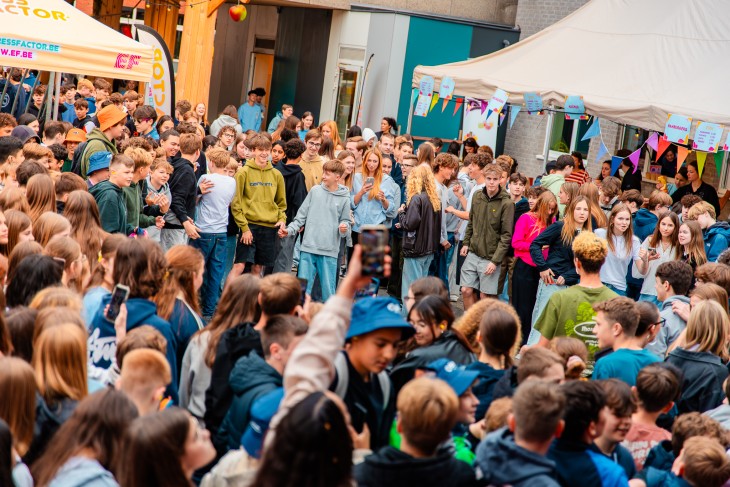 Bizzey laat leerkrachten letterlijk zakken