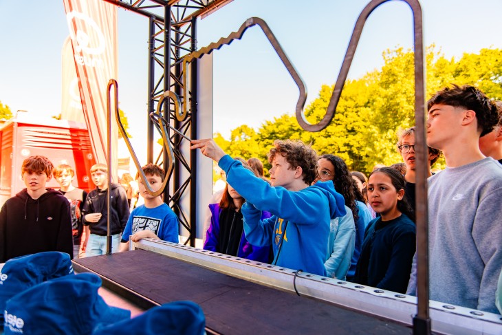 Bizzey Brengt Mariakerke in Beweging tijdens Stressfactor