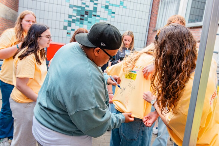 Geen stress voor Dikke op Stressfactor! Eerste keer, meteen een banger