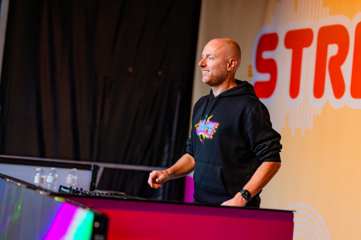Geen stress voor Dikke op Stressfactor! Eerste keer, meteen een banger