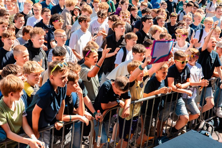 Moshpit Madness: FabioW Gaat los in de VITO-Moshpit!